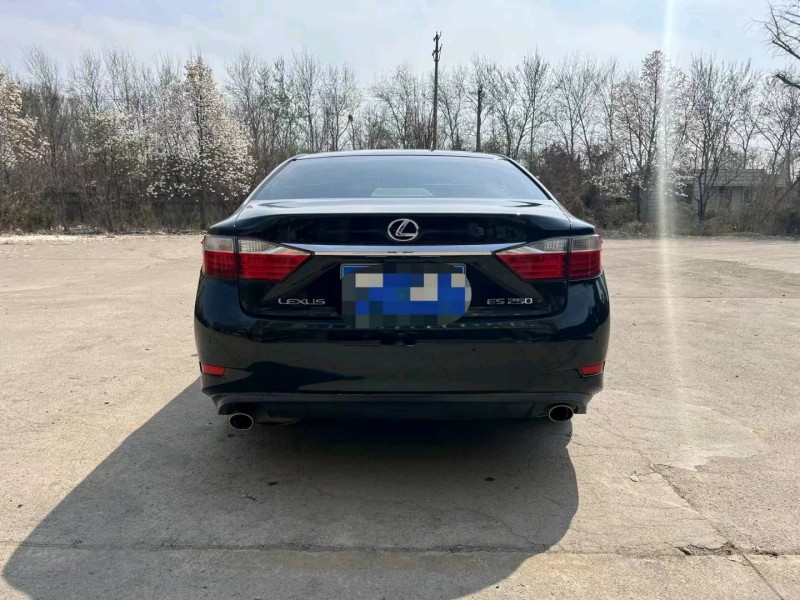 济南13年雷克萨斯ES9