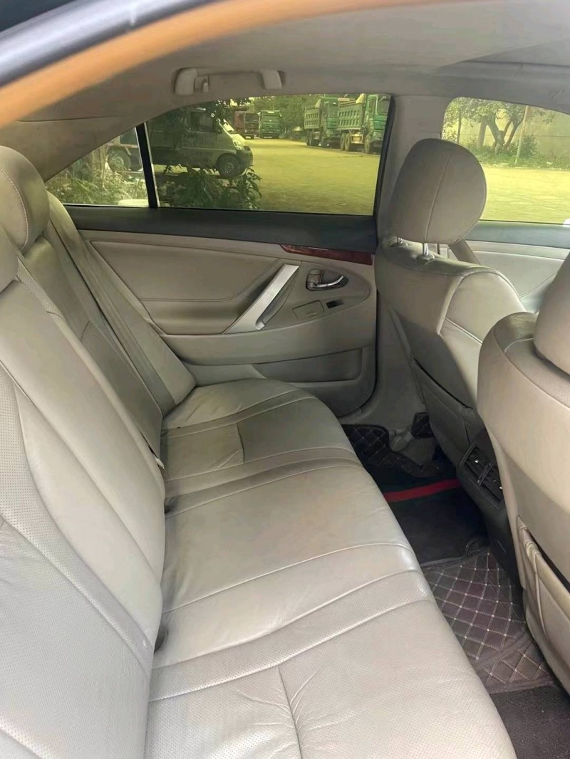 济南09年丰田凯美瑞6