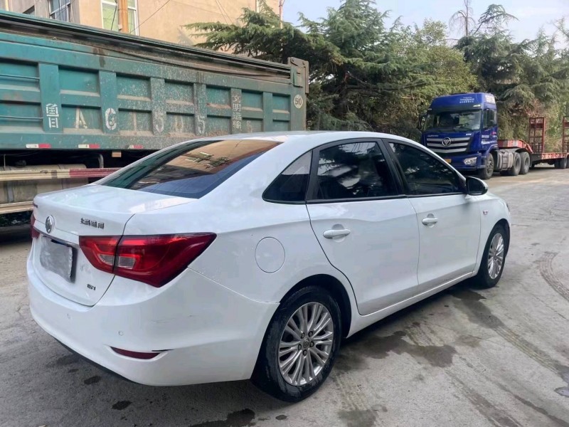 济南17年别克英朗7