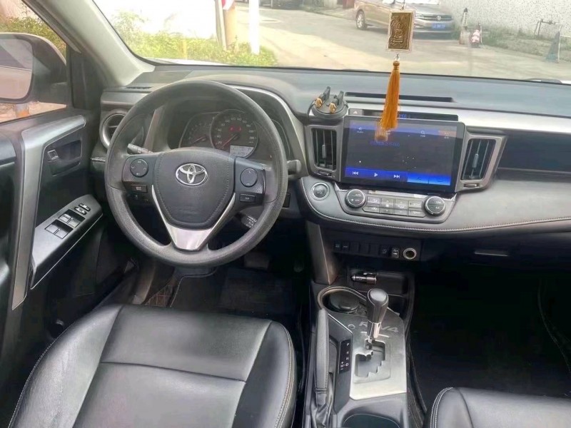 汕头17年丰田RAV42