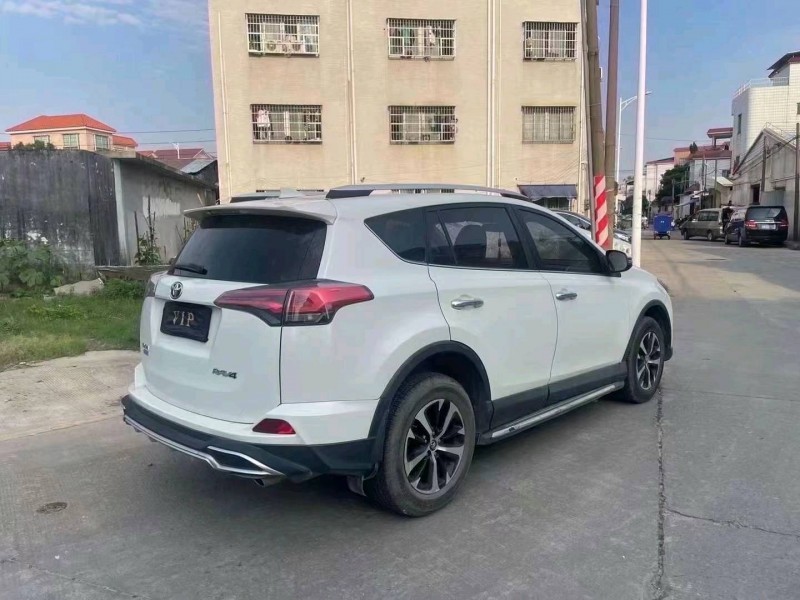 汕头17年丰田RAV47