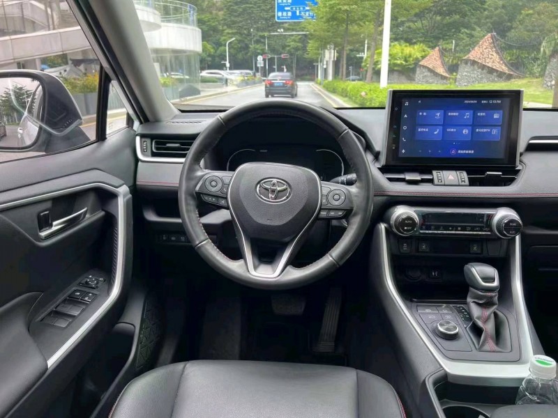 广州21年丰田RAV4荣放4