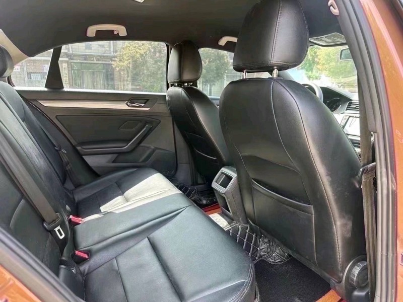 济南15年大众凌渡5