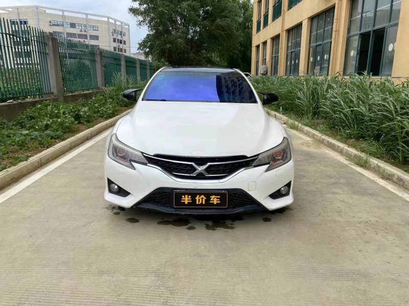 武汉13年丰田锐志1