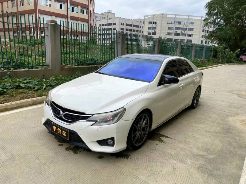 武汉13年丰田锐志2