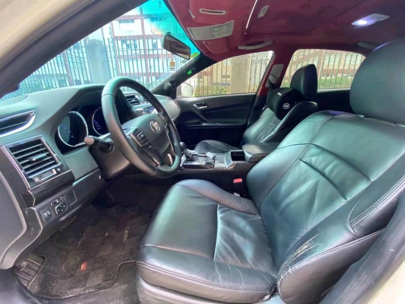 武汉13年丰田锐志7