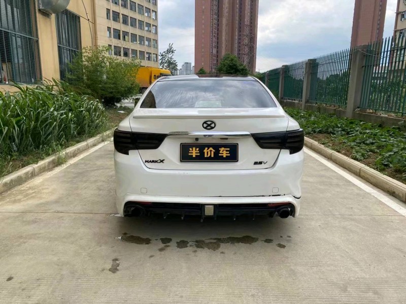 武汉13年丰田锐志9