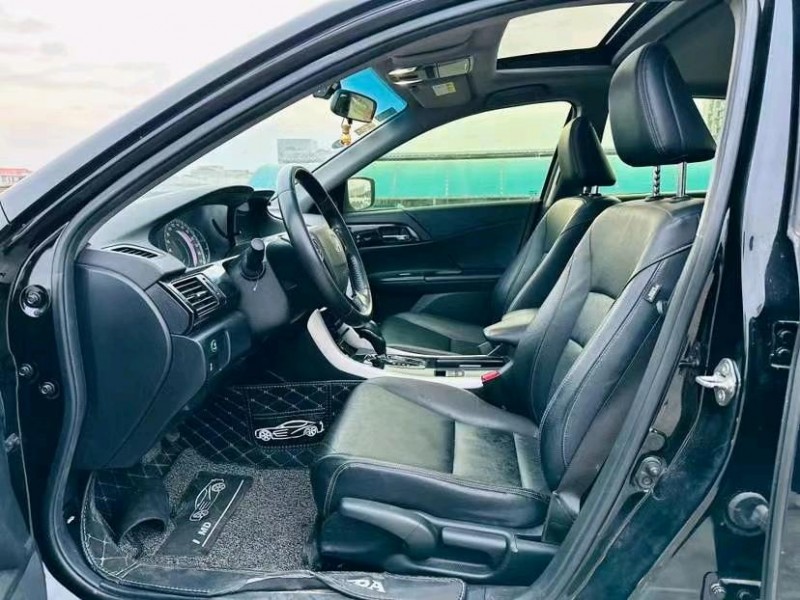 东莞18年本田雅阁5