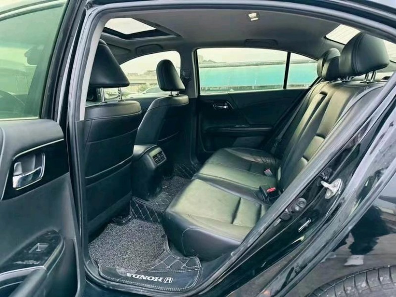 东莞18年本田雅阁6