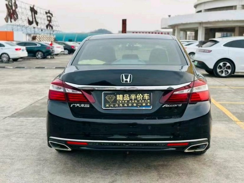 东莞18年本田雅阁8