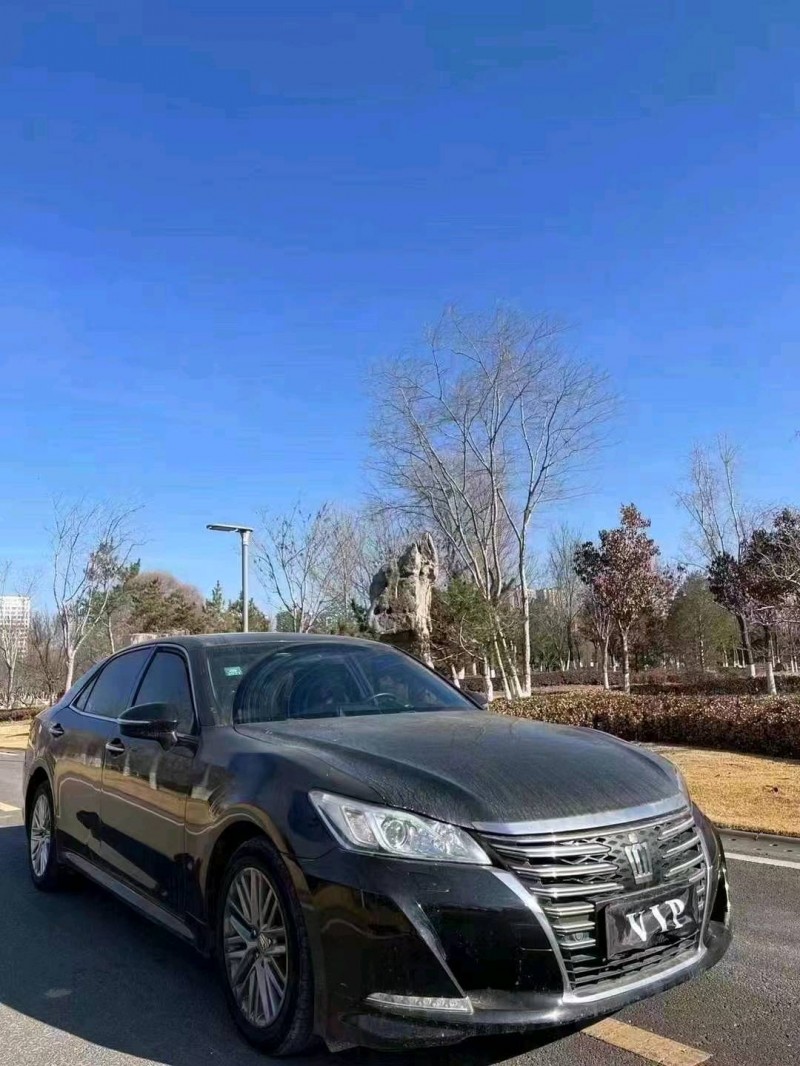 济南17年丰田皇冠2