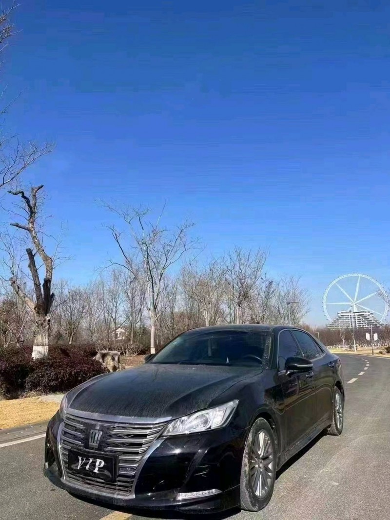 济南17年丰田皇冠3