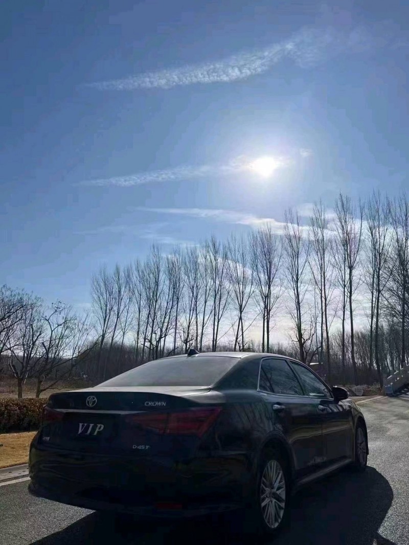济南17年丰田皇冠4