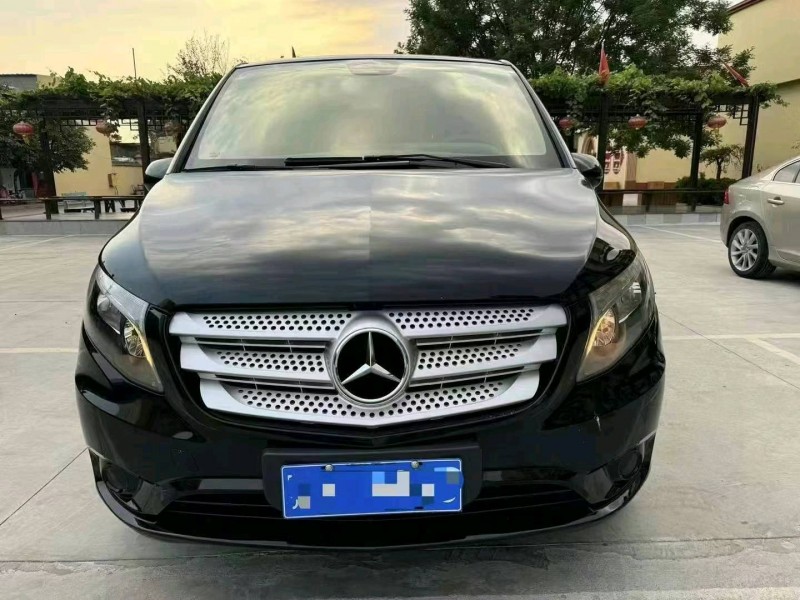 济南17年奔驰维特斯1