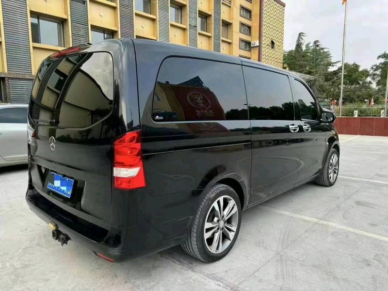 济南17年奔驰维特斯6