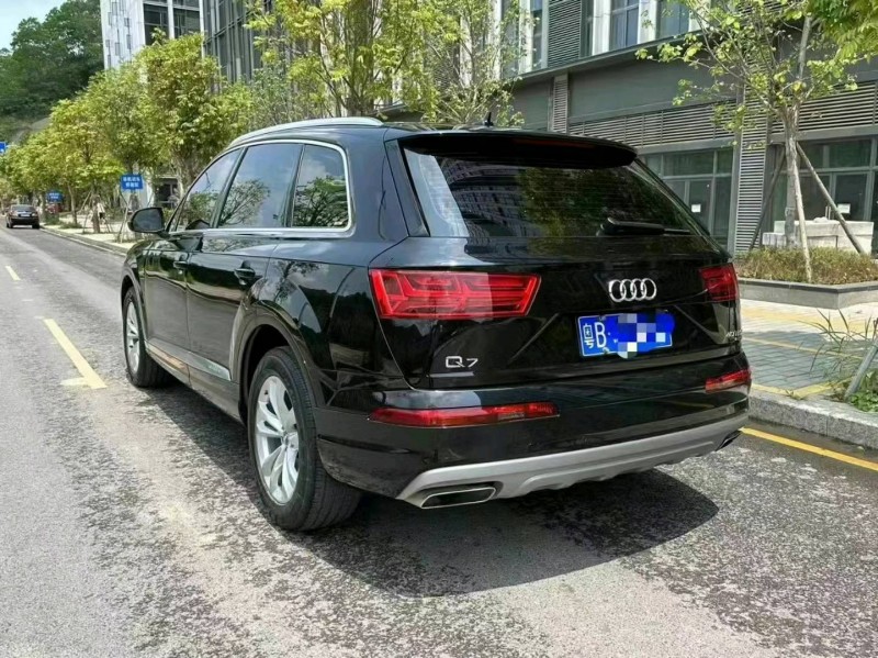 广州18年奥迪Q79