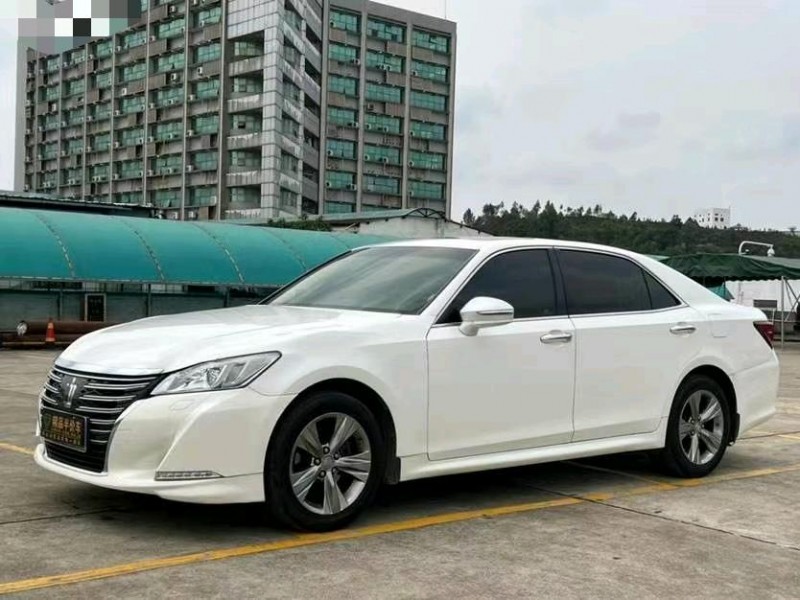 东莞16年丰田皇冠2