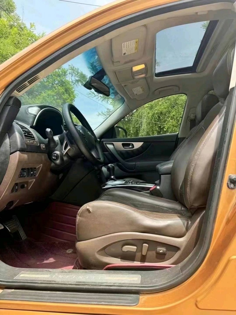 潍坊11年英菲尼迪FX358