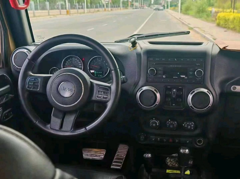 枣庄15年Jeep牧马人5