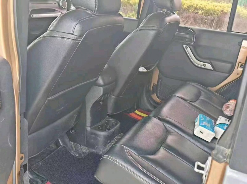 枣庄15年Jeep牧马人6