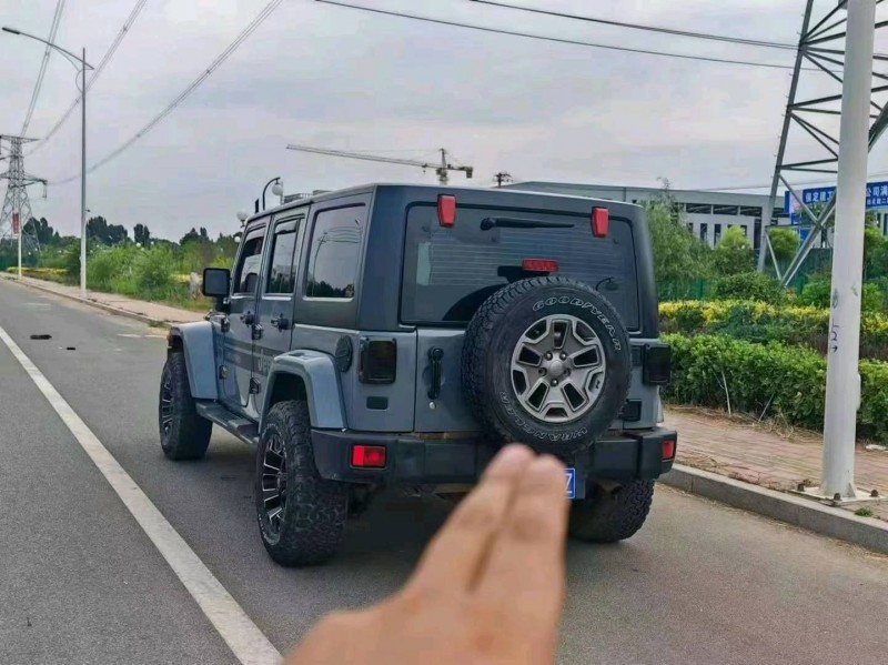 枣庄15年Jeep牧马人7