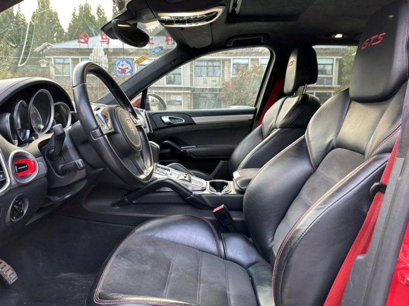 济南13年保时捷卡宴4