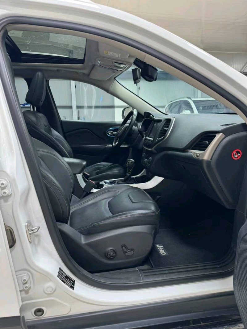 廊坊17年Jeep自由光7