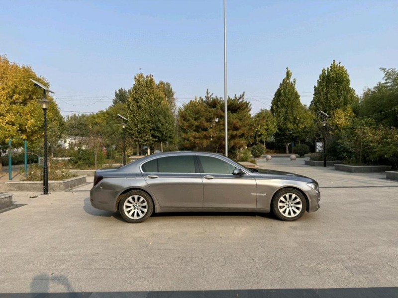 济南14年宝马7系7