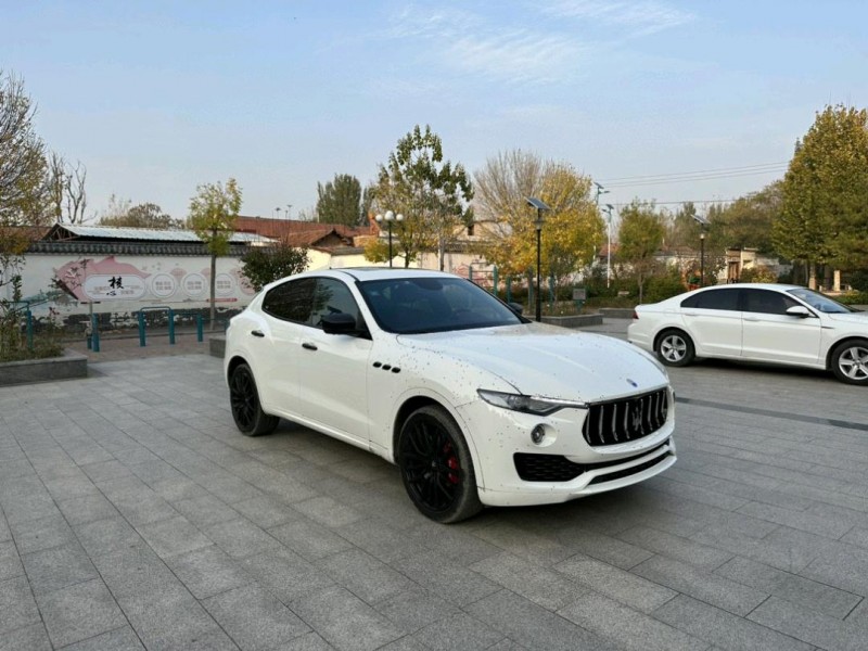 济南17年玛莎拉蒂Levante3