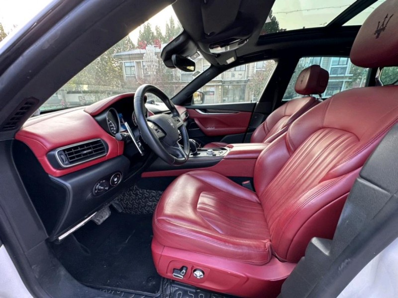 济南17年玛莎拉蒂Levante4