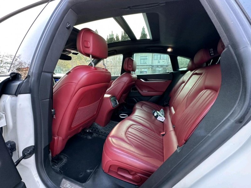 济南17年玛莎拉蒂Levante6