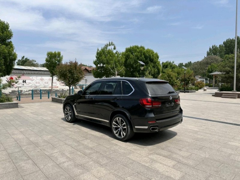 济南18年宝马X58