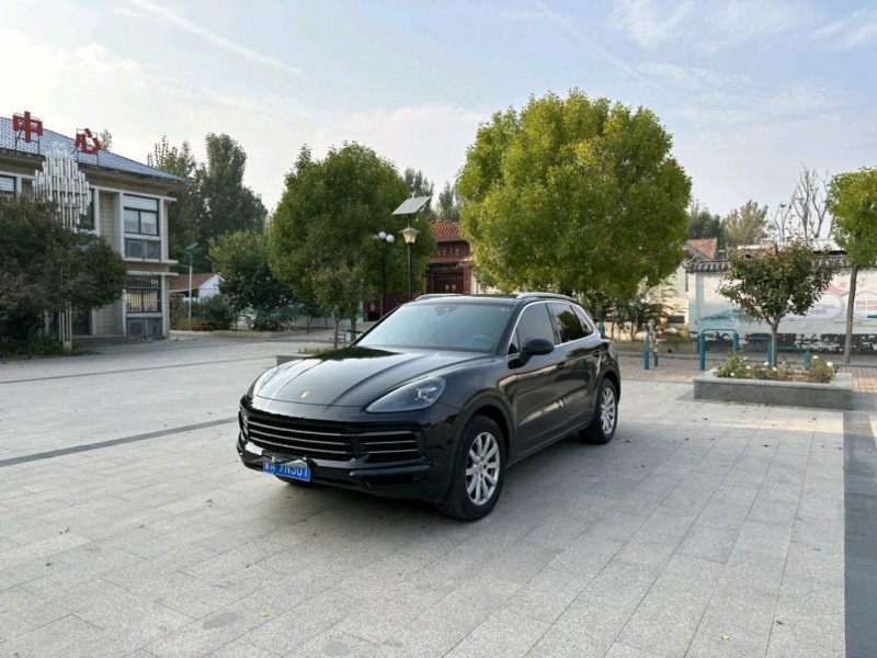 济南19年保时捷卡宴2