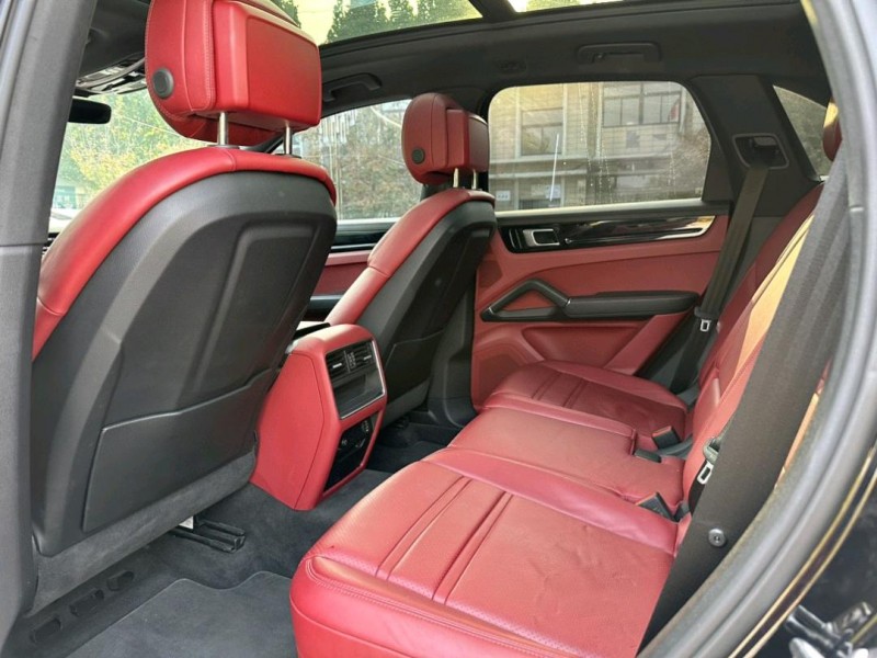 济南19年保时捷卡宴6