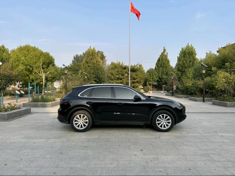 济南19年保时捷卡宴7