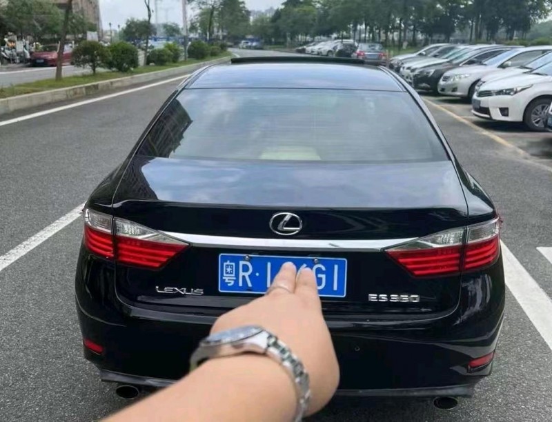 广州13年雷克萨斯ES7