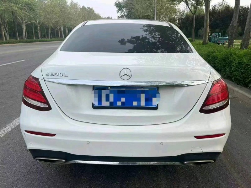 东营18年奔驰E8