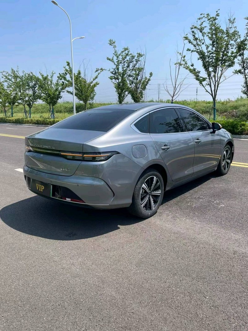 徐州22年比亚迪驱逐舰8