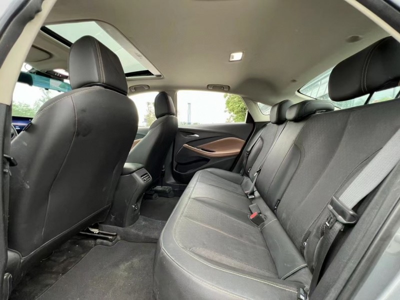 东莞22年别克威朗6