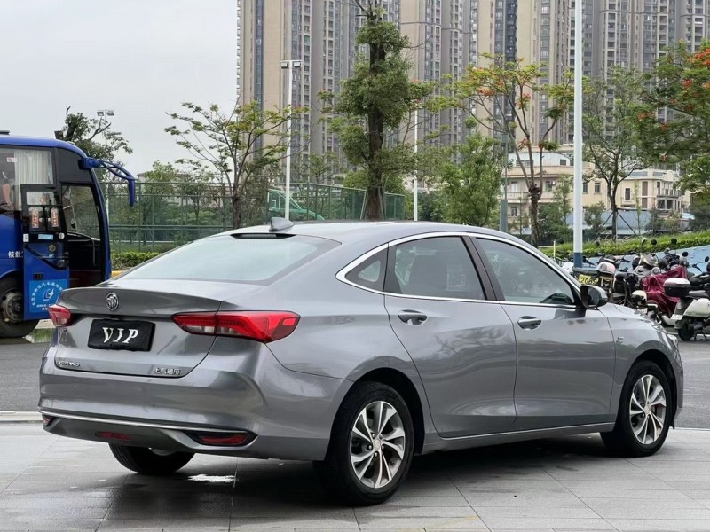 东莞22年别克威朗7