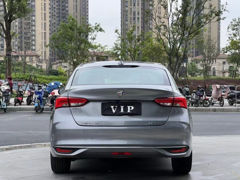 东莞22年别克威朗9