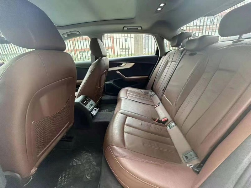 武汉22年奥迪A4L7