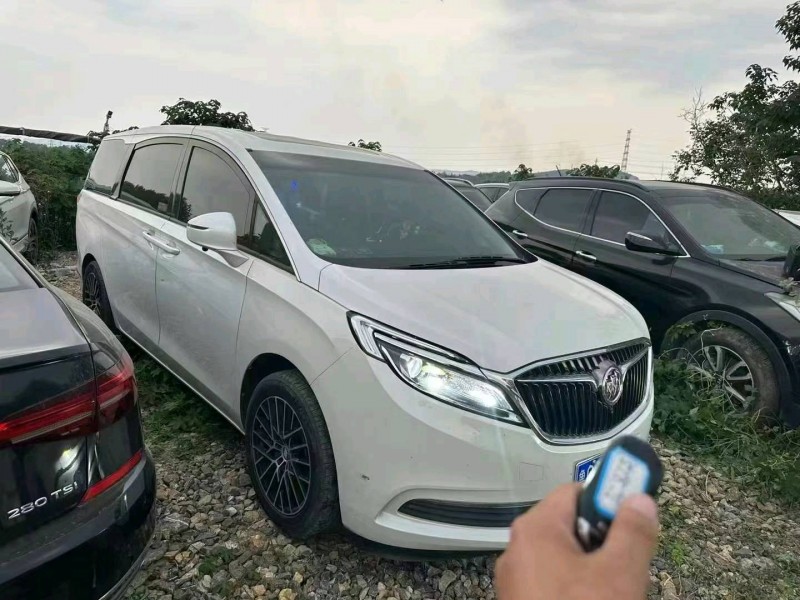 枣庄19年别克GL82