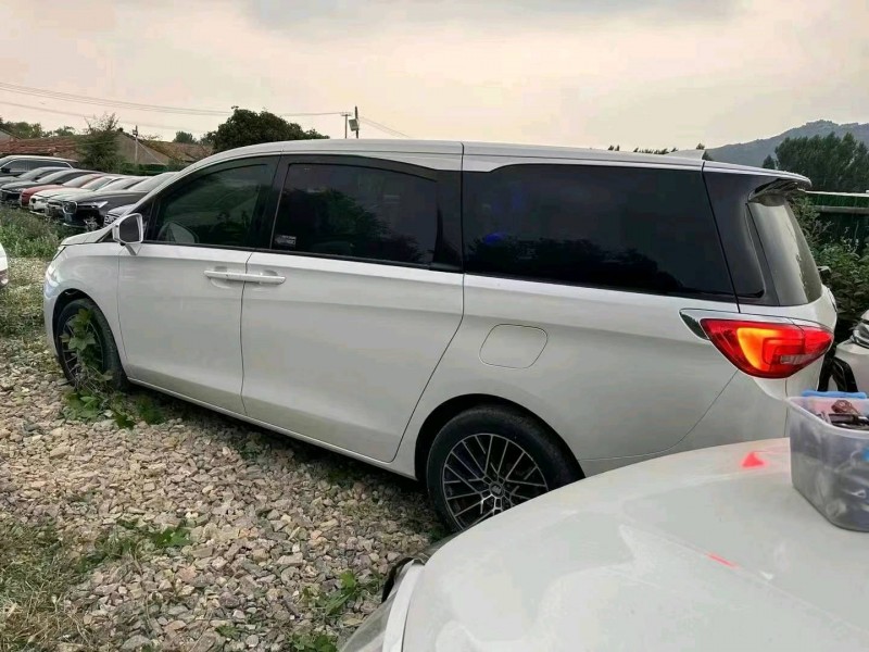 枣庄19年别克GL83