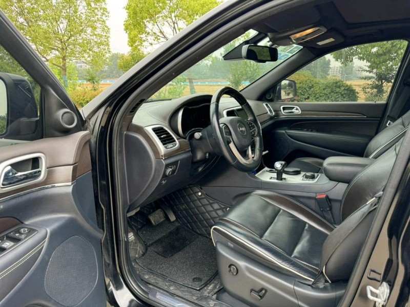 盐城16年Jeep大切诺基5