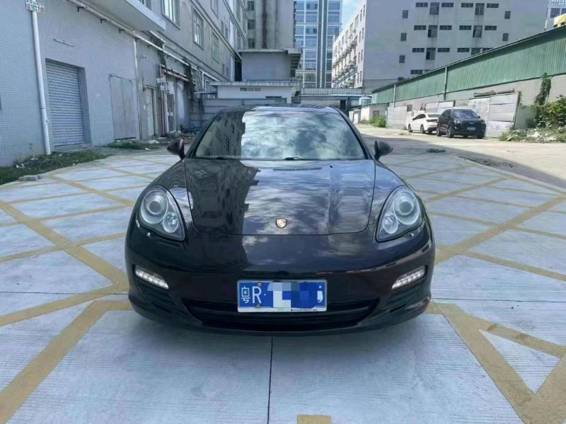 汕头11年保时捷帕拉梅拉1