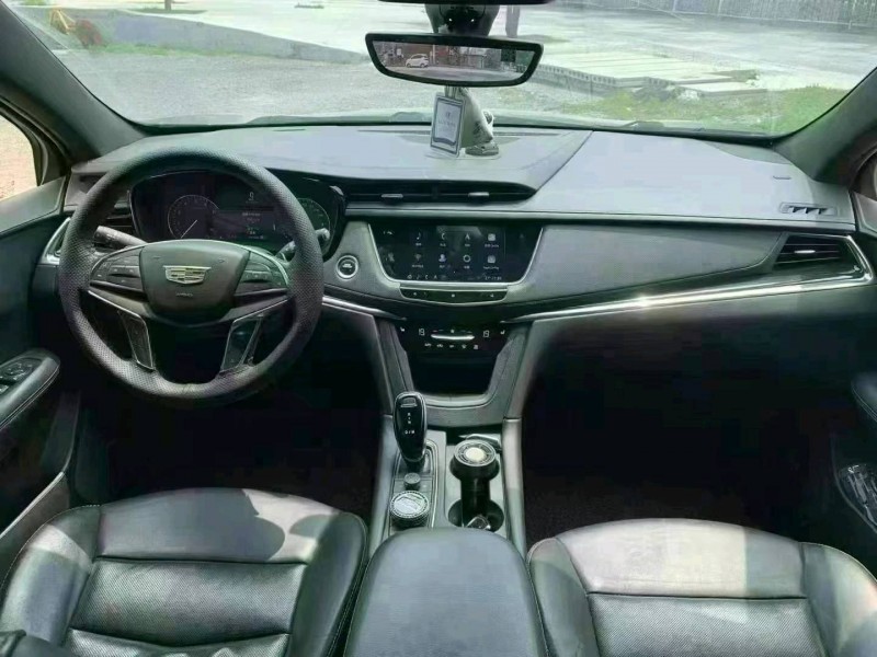 东营20年凯迪拉克XT55