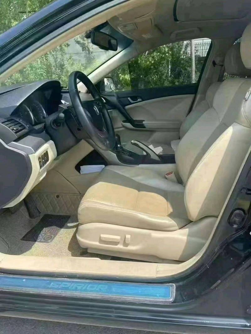 东营13年本田思铂睿3