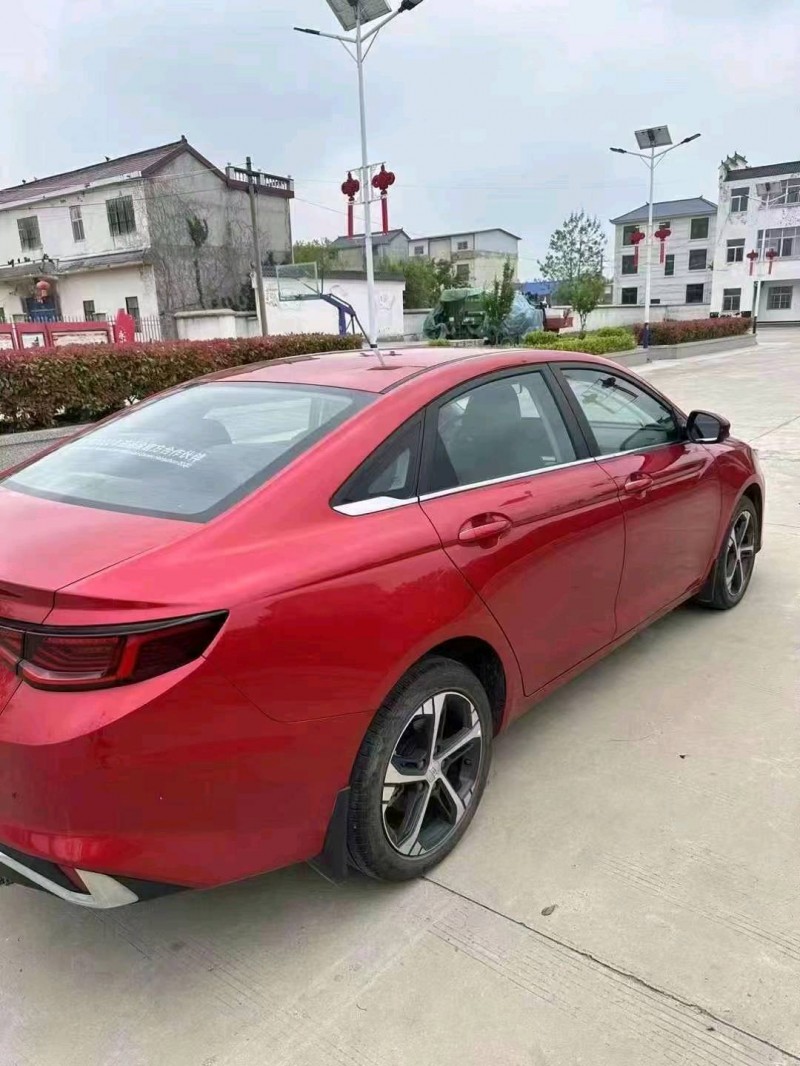 泰州22年吉利帝豪9