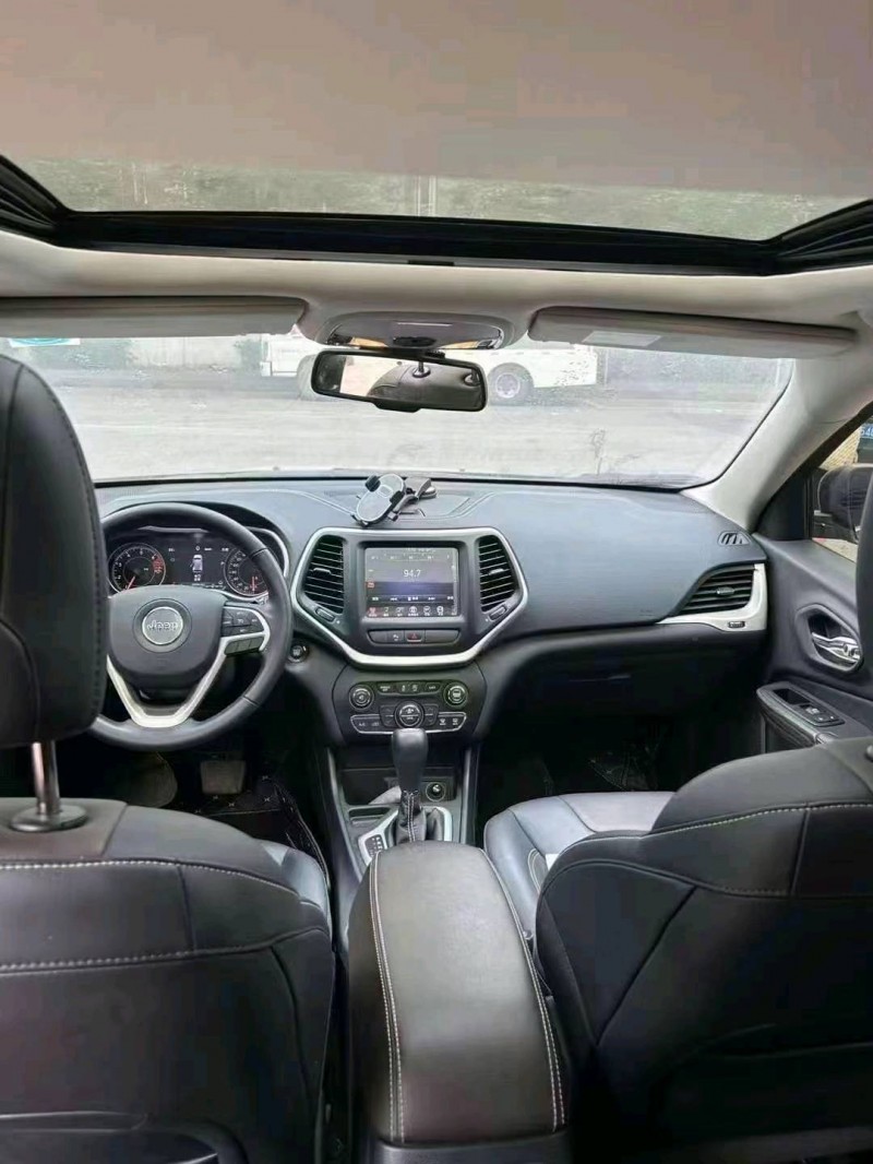 徐州20年Jeep自由光2